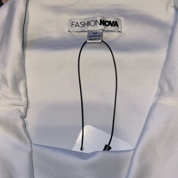 Fashion nova silky skirt size medium NWOT - Picture 3 of 6